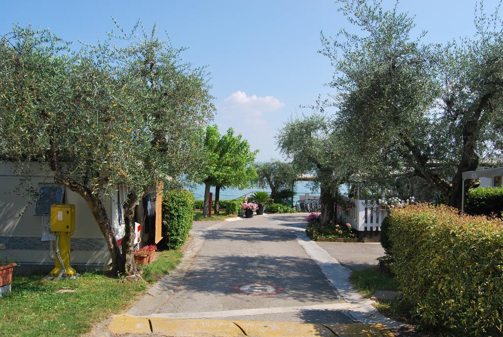 Camping Porto Srl Hotell Moniga del Garda Eksteriør bilde