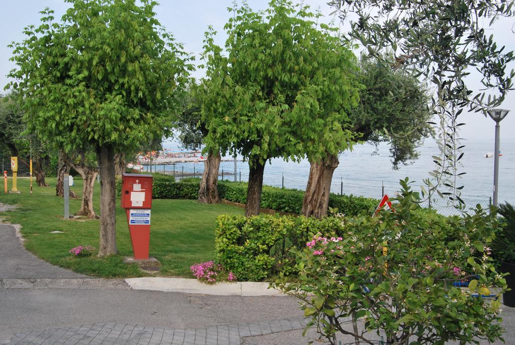 Camping Porto Srl Hotell Moniga del Garda Eksteriør bilde